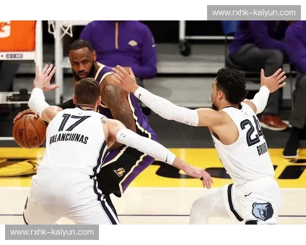 宿命之战，巅峰博弈：湖人vs掘金图文直播，带你直击紫金军团与卫冕冠军的恩怨情仇